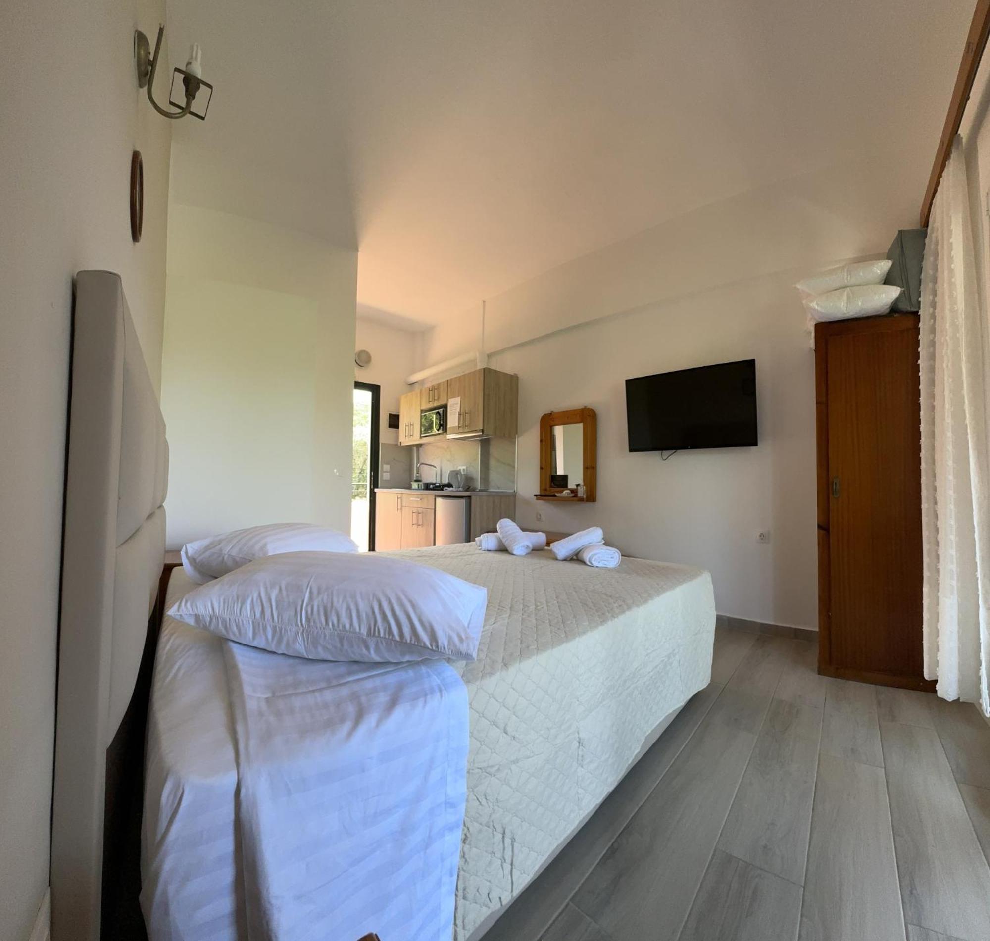 Athina Studios Палеокастрица Екстериор снимка