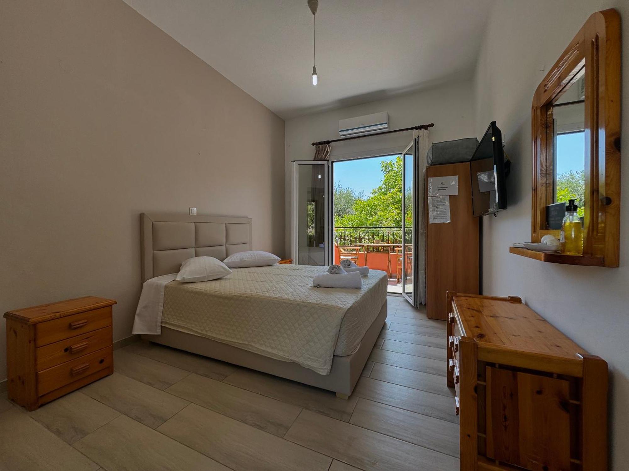Athina Studios Палеокастрица Екстериор снимка